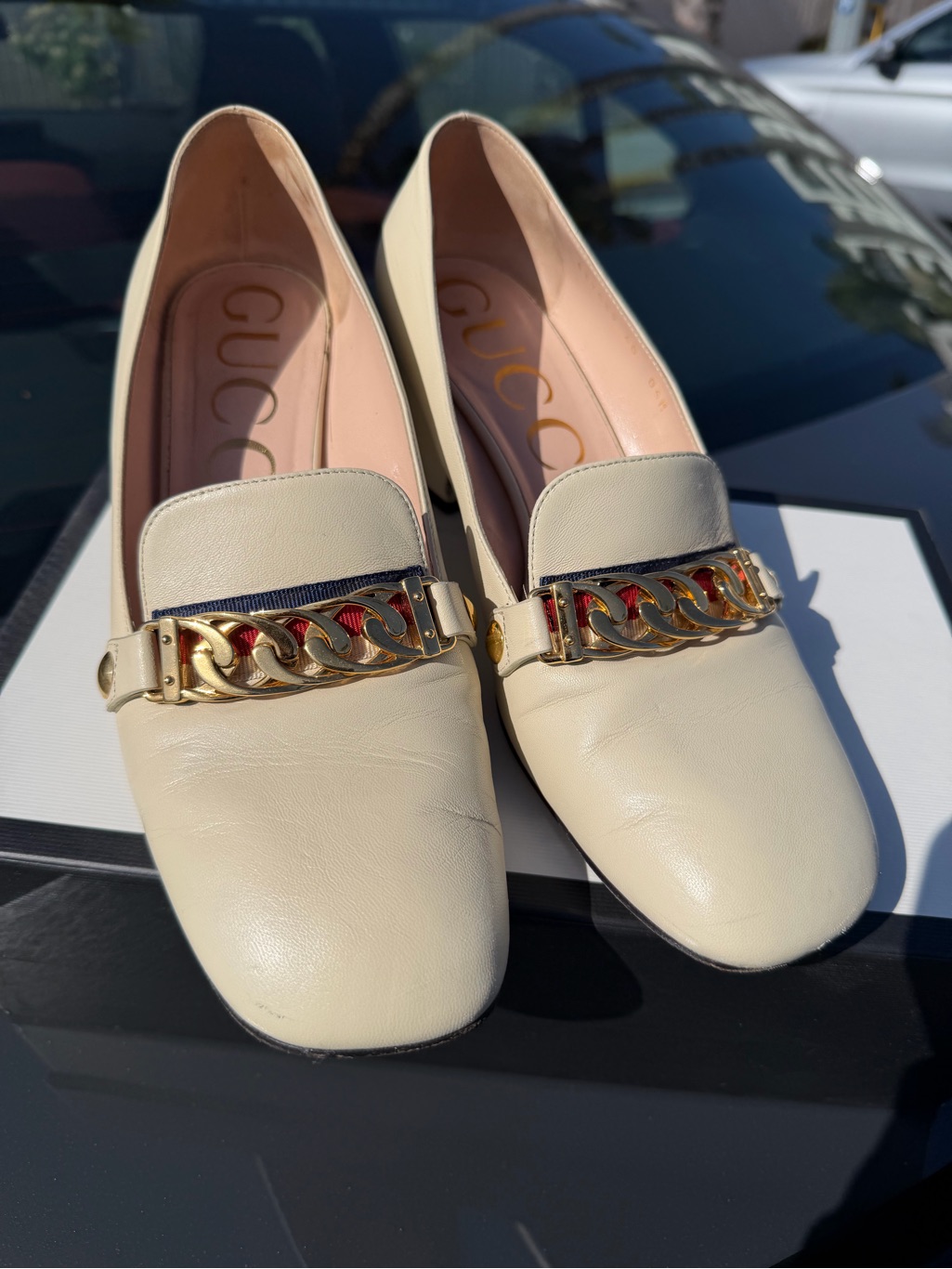 Gucci Malaga Kid Women's Cream Leather Chain Loafers